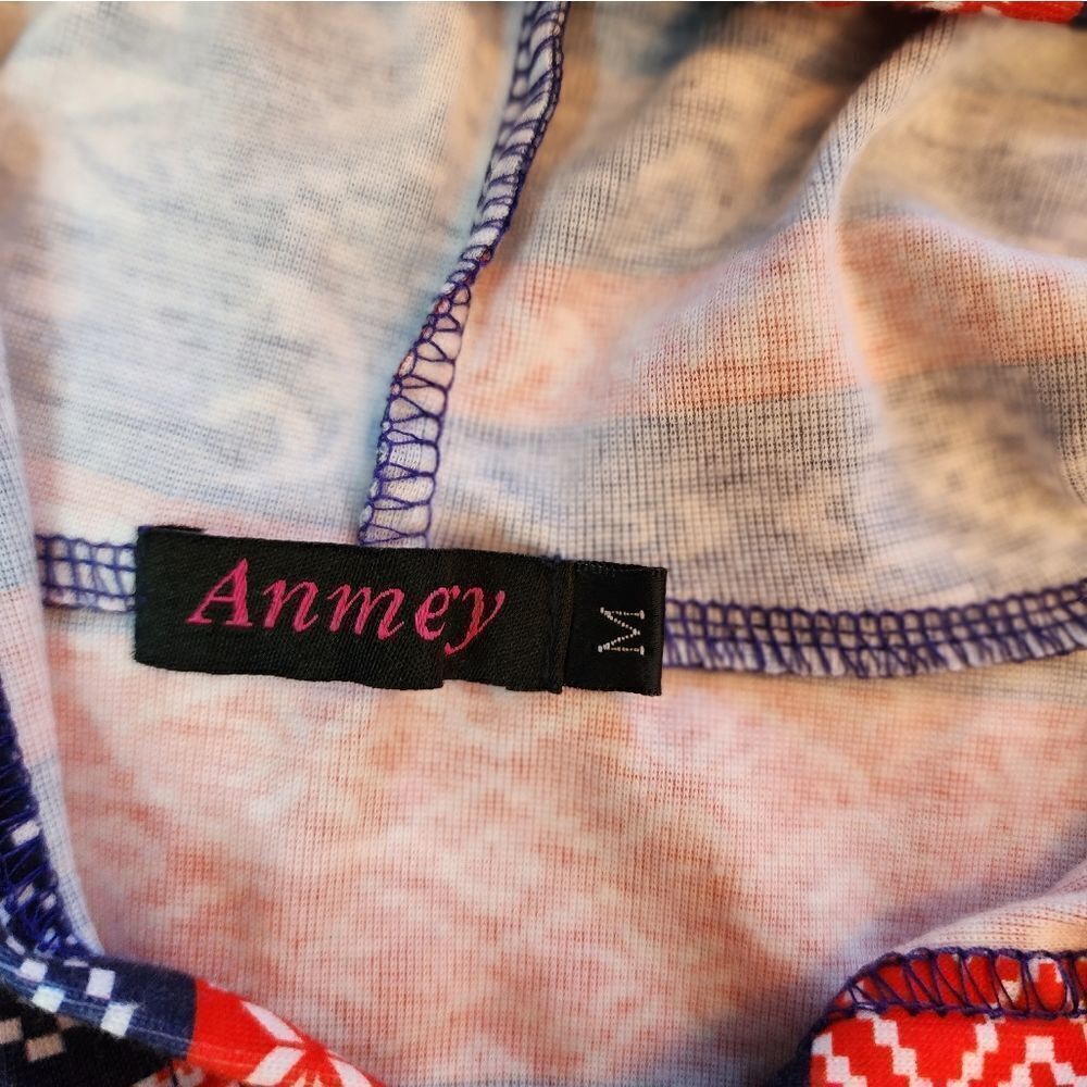 Anmery Medium Sweatshirt.  - Picture 2 of 3